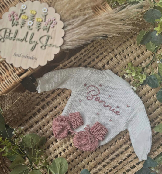 Thick cardigan with name and hearts